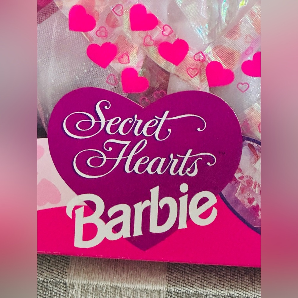Vintage 1993 Mattel Barbie and Ken Heart Surprise Set! - Picture 2 of 4